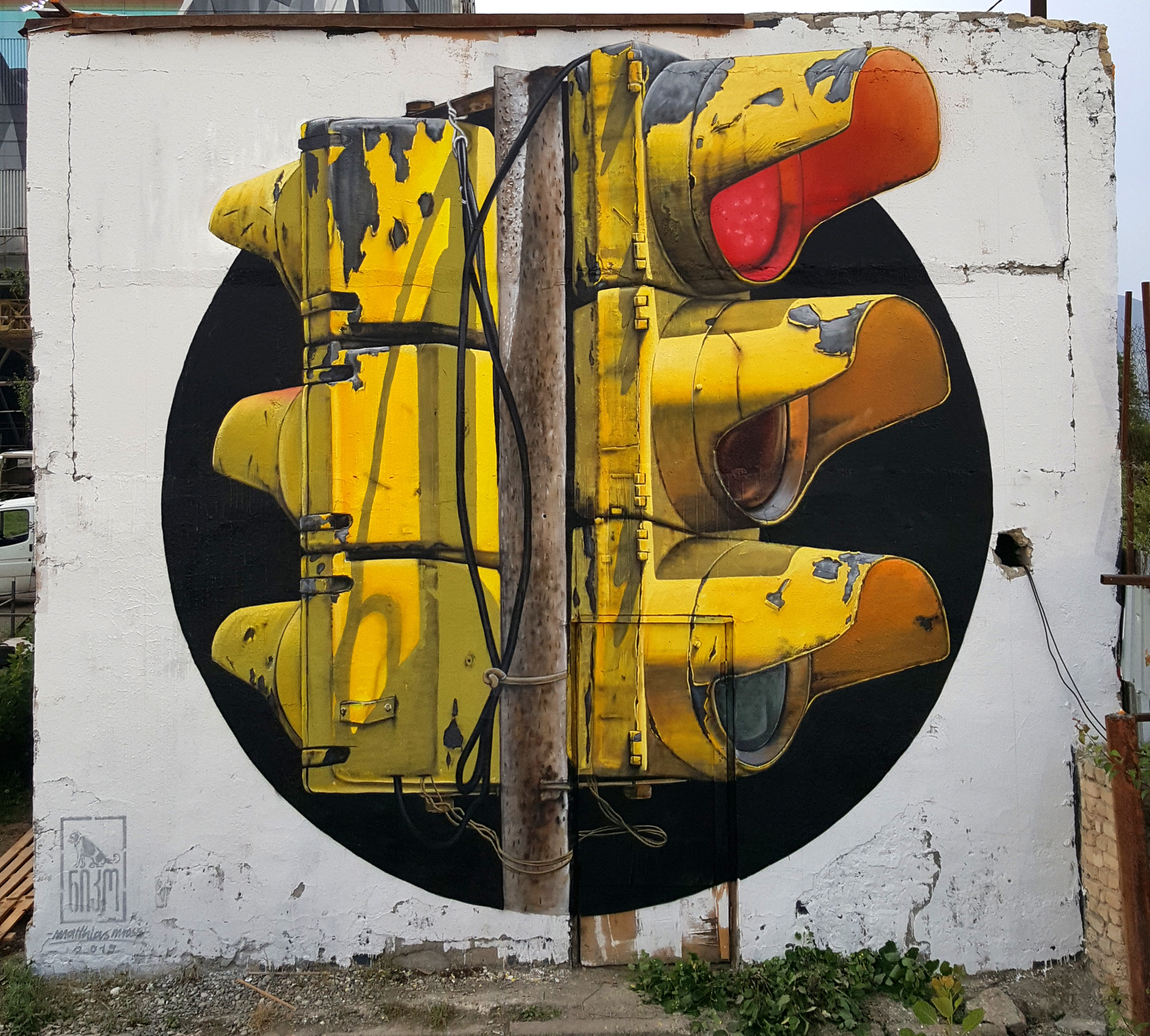 matthias mross yellow traffic lights mural